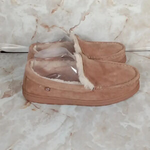 Lamo Harrison Men's slippers tan suede leather size 9 or women 9.5